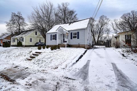 Photo of 36 Surrey Drive, Bristol, CT 06010 (MLS # 24143238)