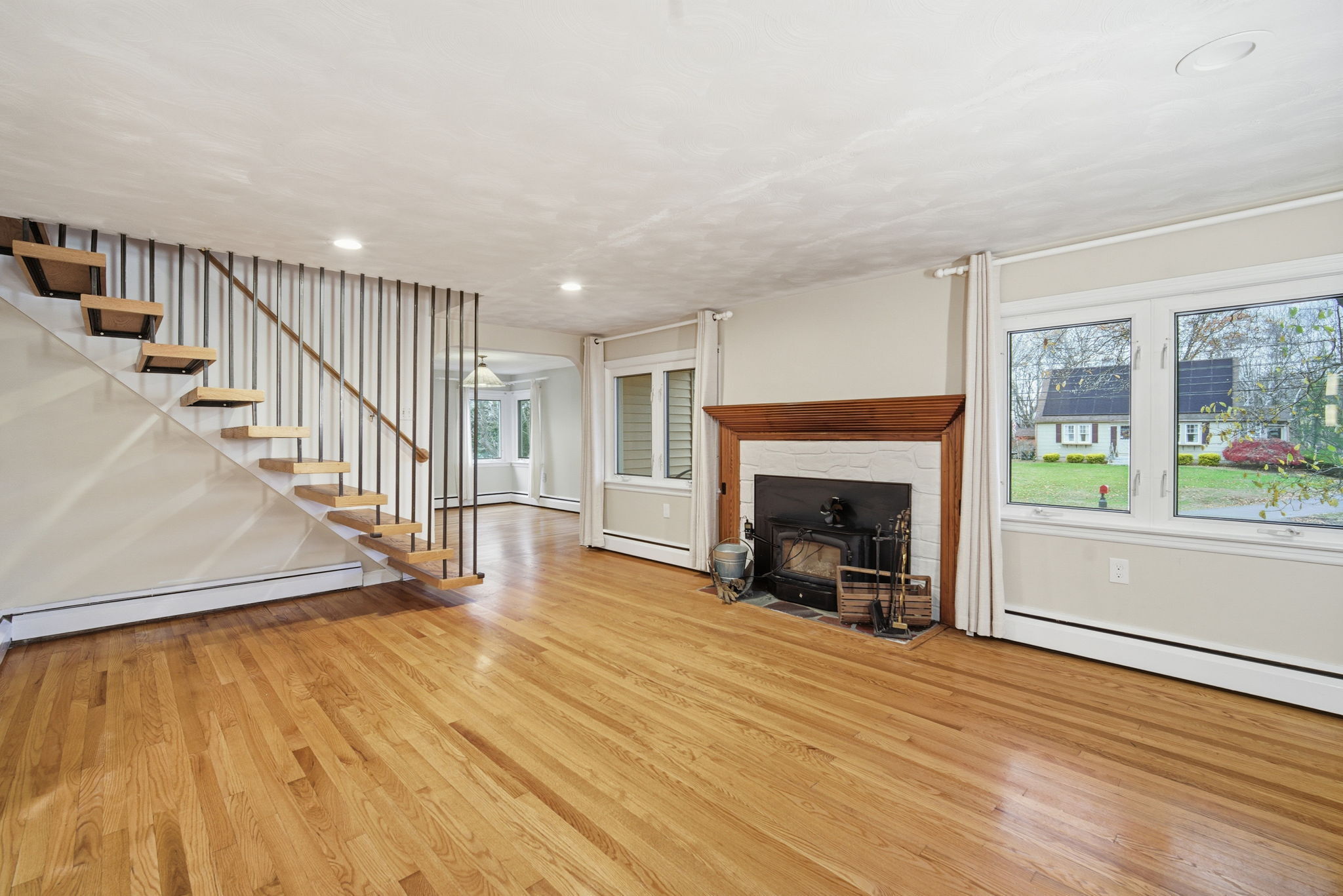 Rocky Hill, Connecticut 06067, United States, 4 Bedrooms Bedrooms, ,3 BathroomsBathrooms,Residential,Active,246857