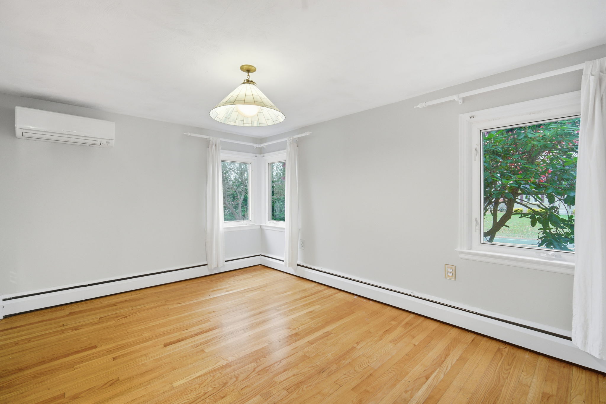 Rocky Hill, Connecticut 06067, United States, 4 Bedrooms Bedrooms, ,3 BathroomsBathrooms,Residential,Active,246857