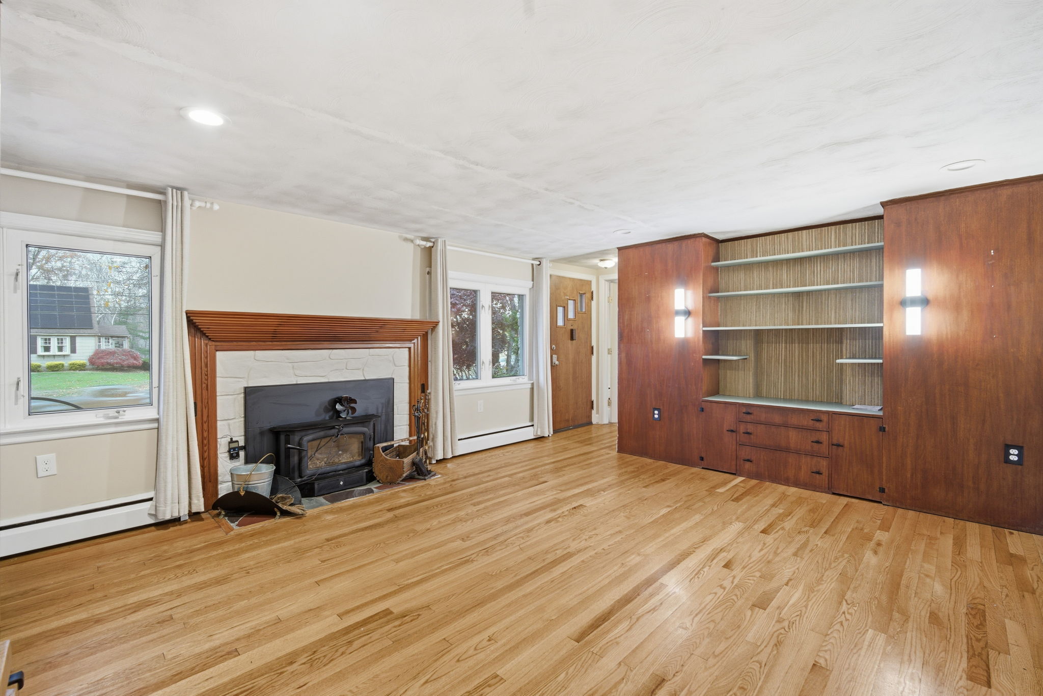 Rocky Hill, Connecticut 06067, United States, 4 Bedrooms Bedrooms, ,3 BathroomsBathrooms,Residential,Active,246857