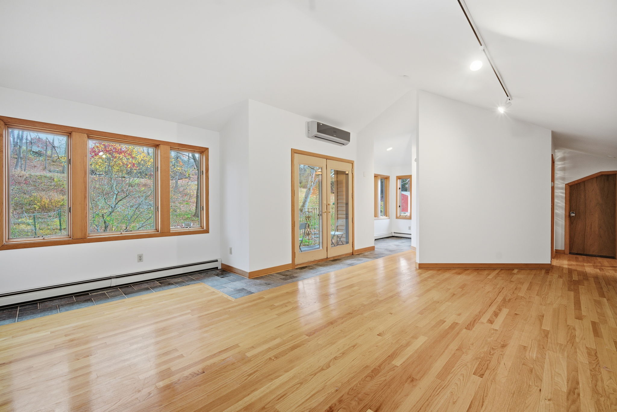 Rocky Hill, Connecticut 06067, United States, 4 Bedrooms Bedrooms, ,3 BathroomsBathrooms,Residential,Active,246857