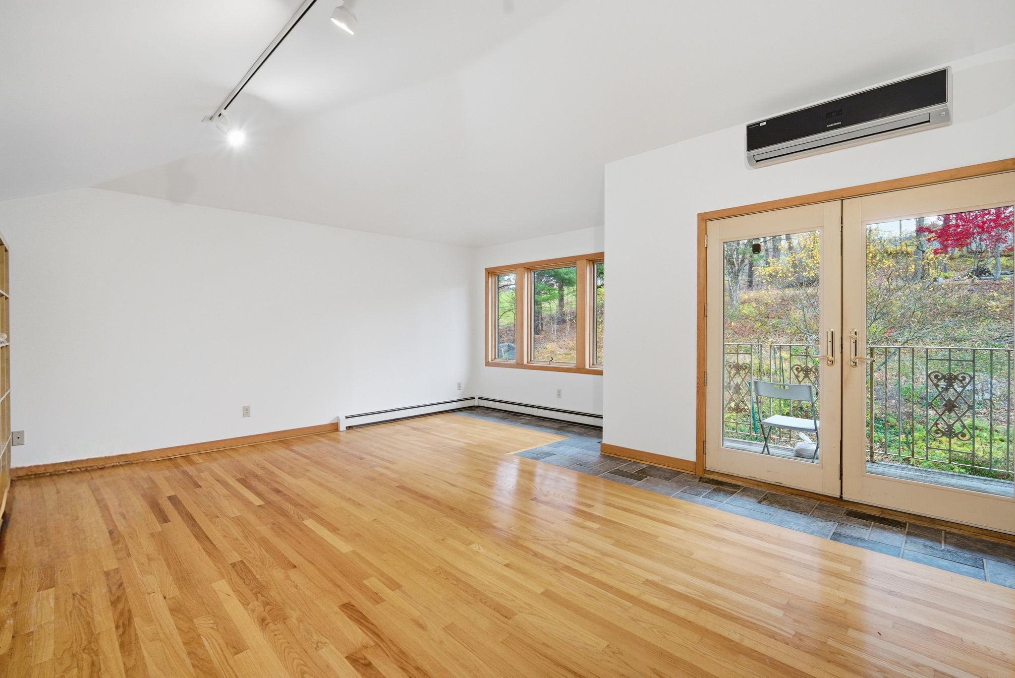 Rocky Hill, Connecticut 06067, United States, 4 Bedrooms Bedrooms, ,3 BathroomsBathrooms,Residential,Active,246857