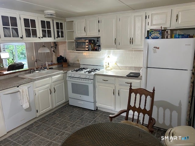 6 Woodsedge Lane