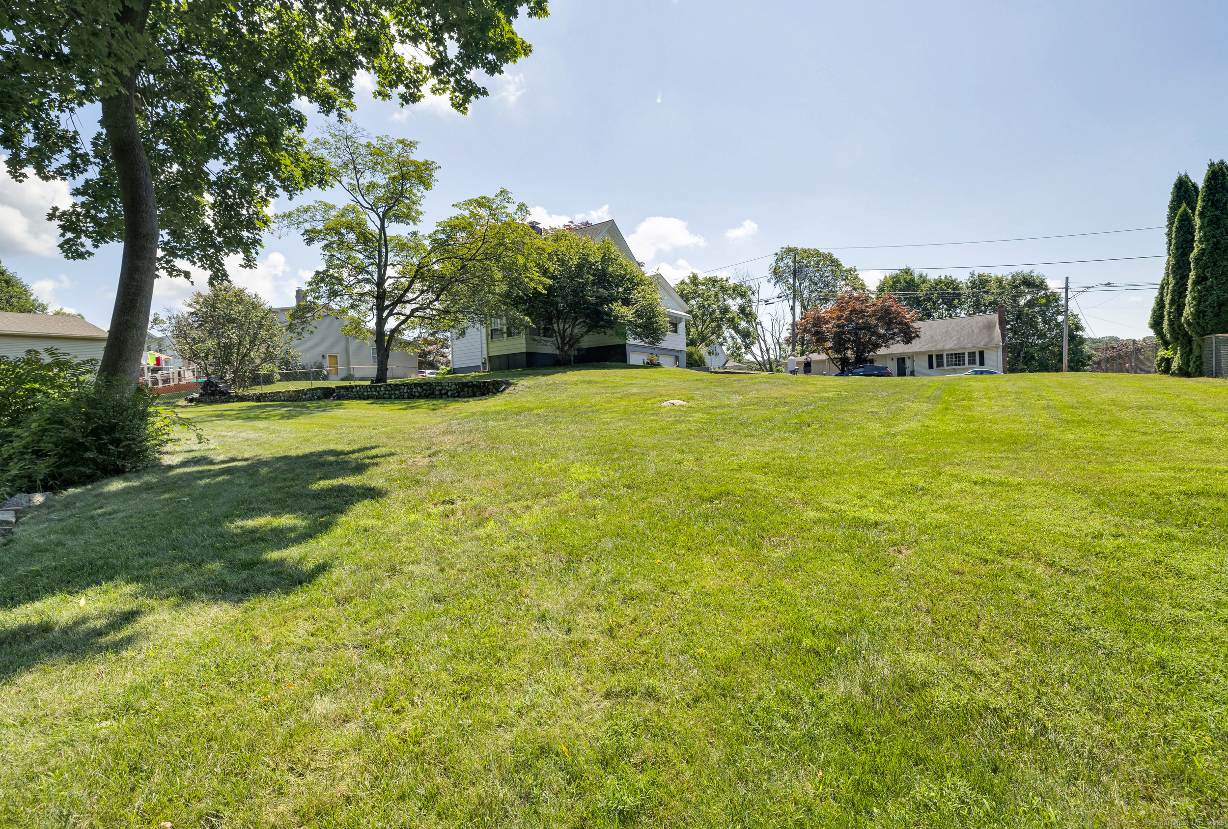 8 Homestead Avenue
