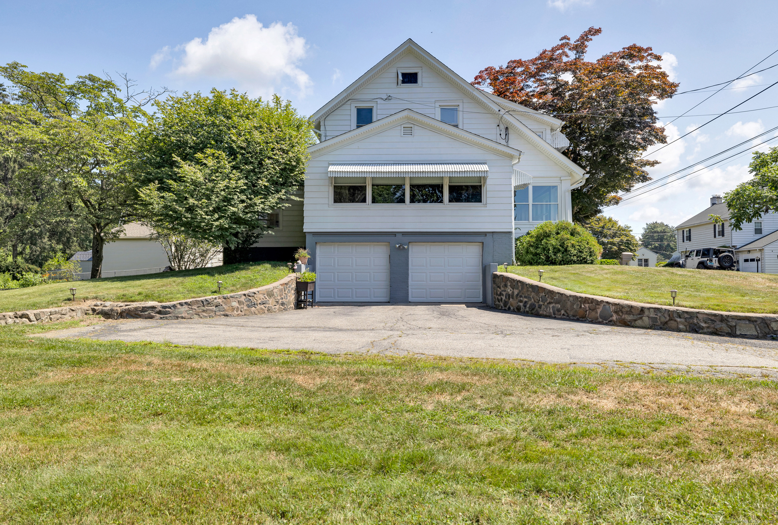 8 Homestead Avenue