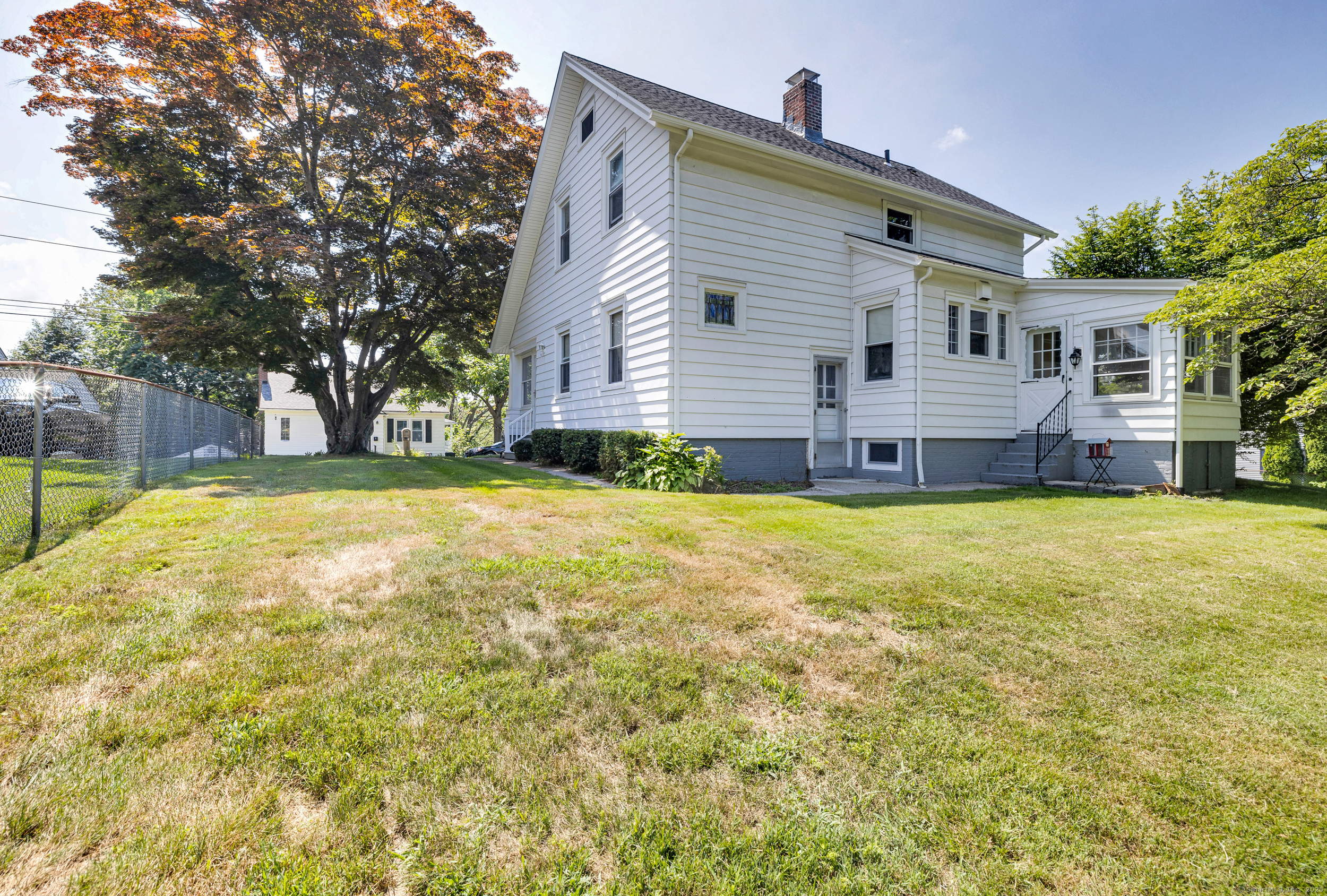 8 Homestead Avenue