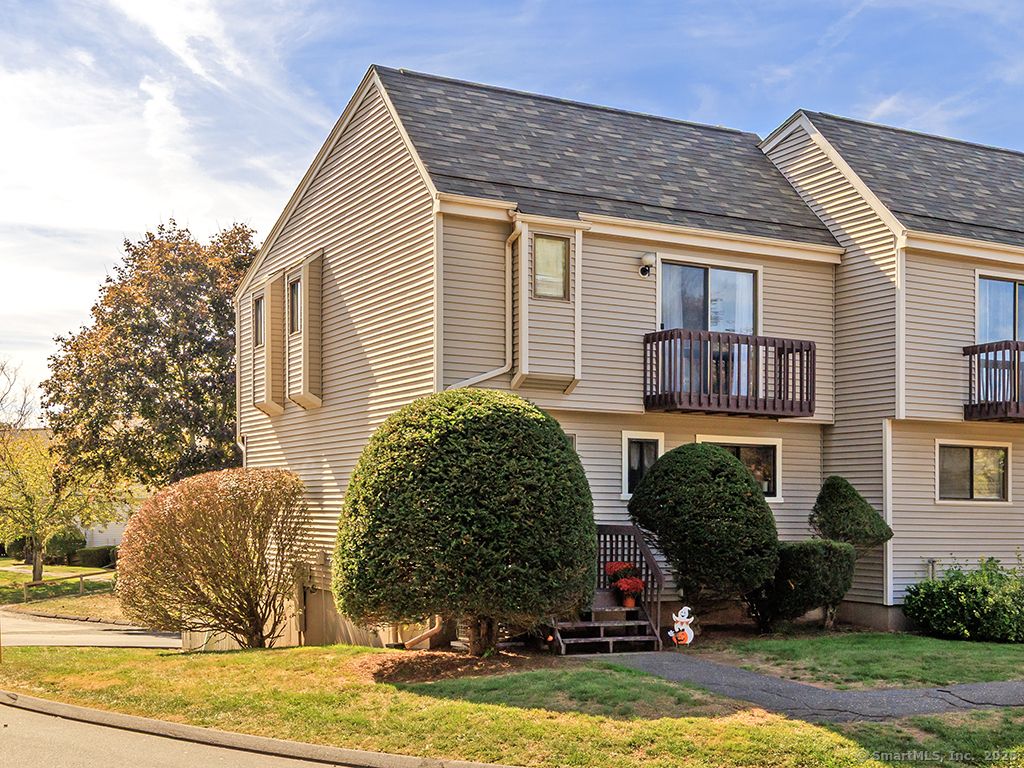 Photo of 123 Pembroke Court #123, Meriden, CT 06450 (MLS # 24133050)