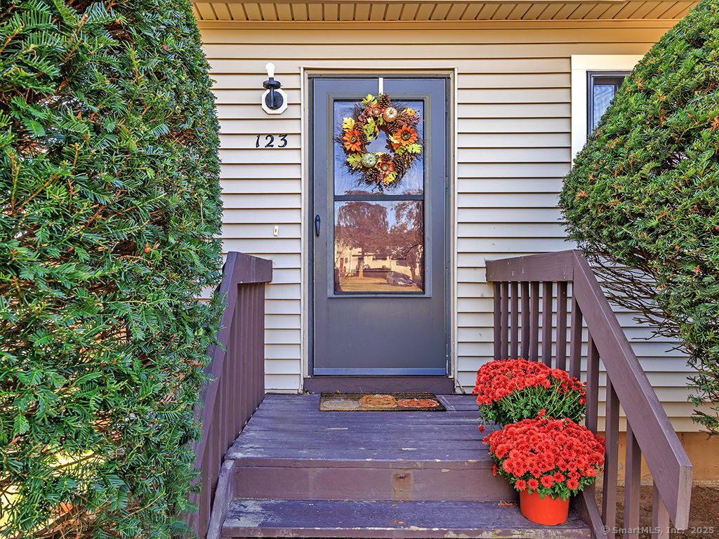 Photo of 123 Pembroke Court #123, Meriden, CT 06450 (MLS # 24133050)
