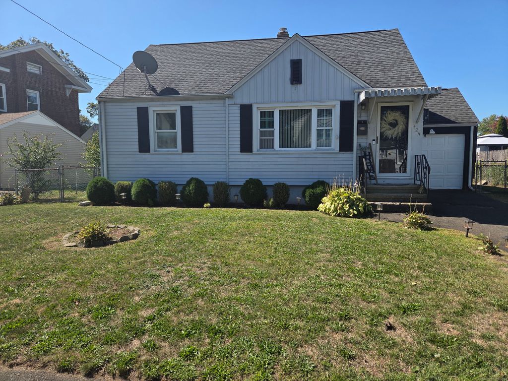 Photo of 424 Circular Avenue, Hamden, CT 06514 (MLS # 24145860)