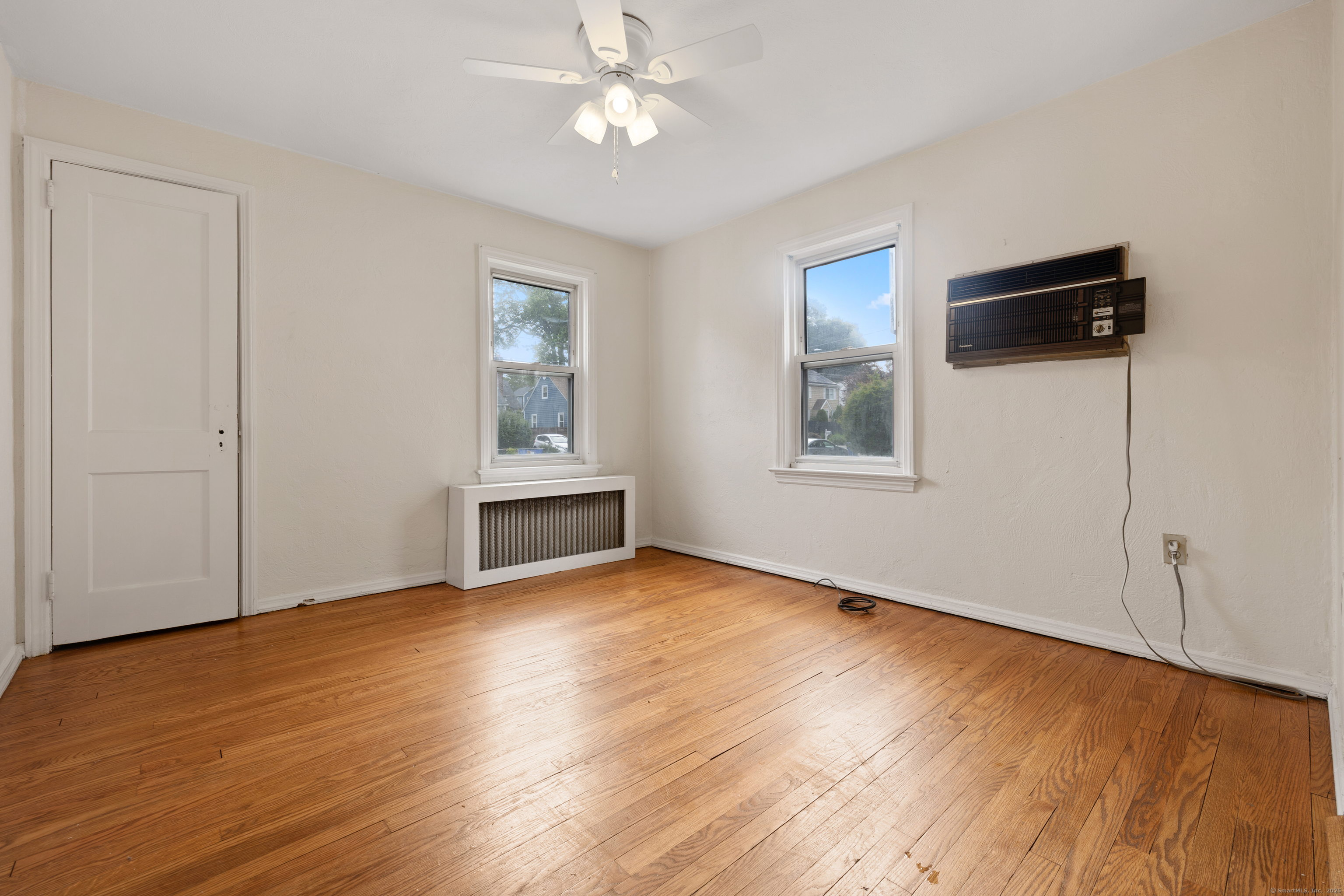 Norwalk, Connecticut 06854, United States, 2 Bedrooms Bedrooms, ,3 BathroomsBathrooms,Residential,Active,167327