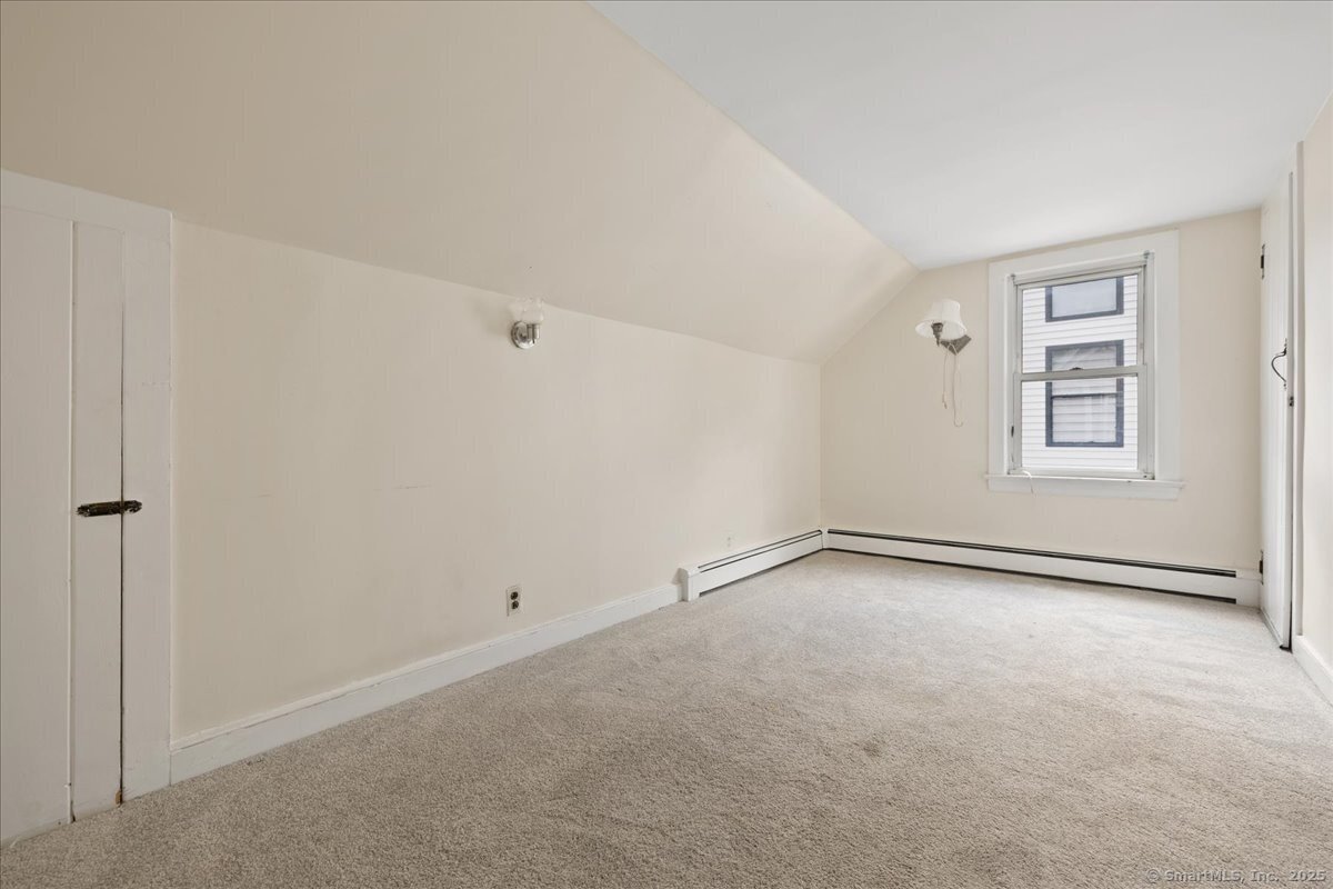 Norwalk, Connecticut 06854, United States, 2 Bedrooms Bedrooms, ,3 BathroomsBathrooms,Residential,Active,167327