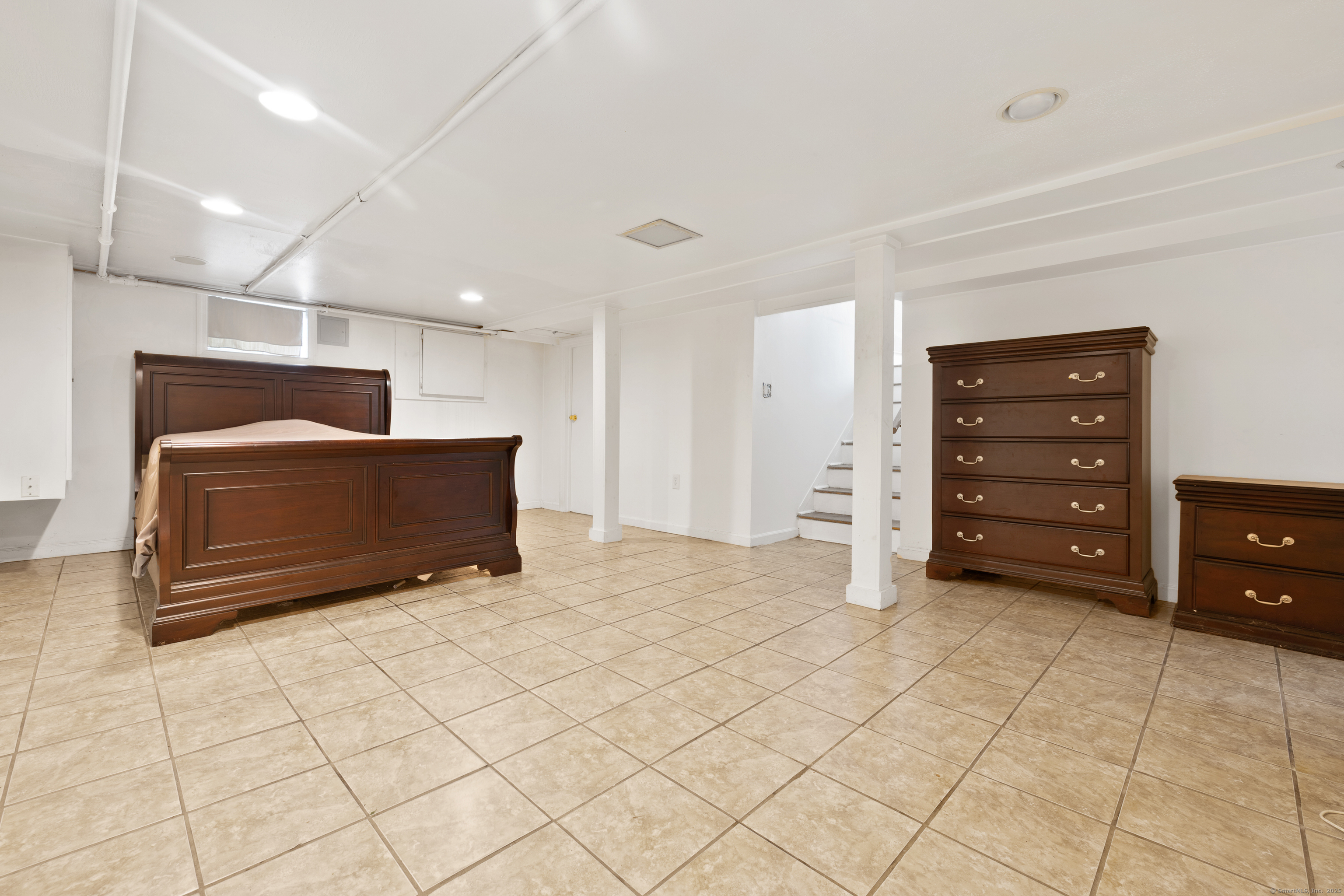 Norwalk, Connecticut 06854, United States, 2 Bedrooms Bedrooms, ,3 BathroomsBathrooms,Residential,Active,167327