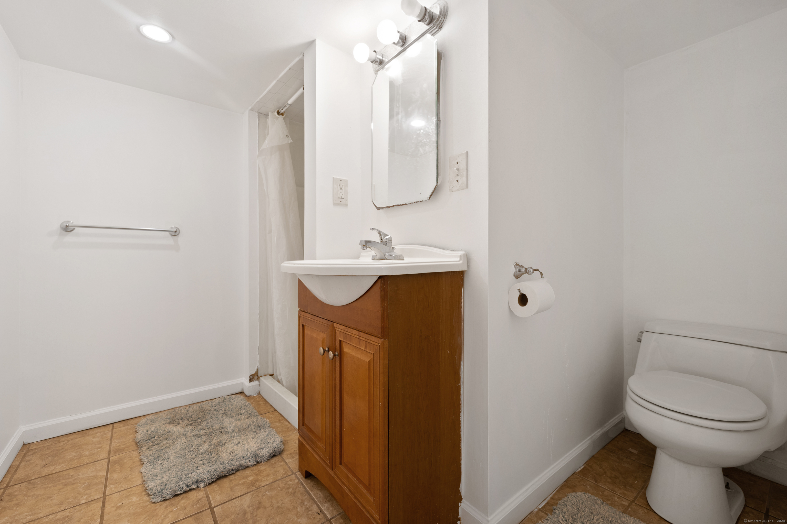 Norwalk, Connecticut 06854, United States, 2 Bedrooms Bedrooms, ,3 BathroomsBathrooms,Residential,Active,167327