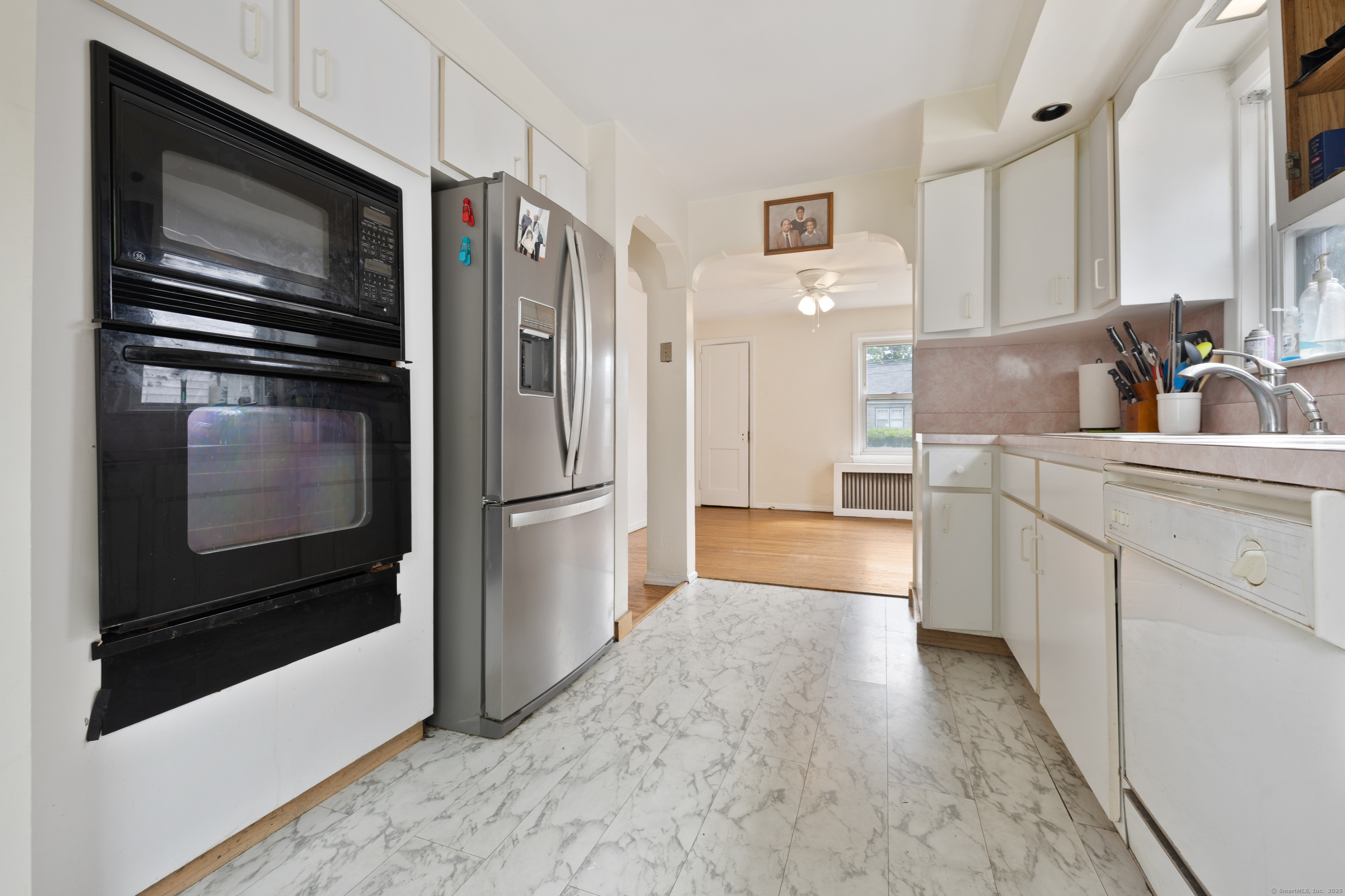 Norwalk, Connecticut 06854, United States, 2 Bedrooms Bedrooms, ,3 BathroomsBathrooms,Residential,Active,167327