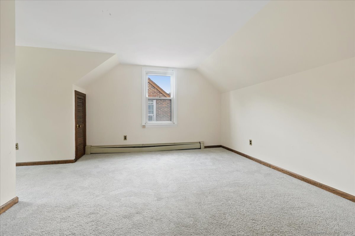 Norwalk, Connecticut 06854, United States, 2 Bedrooms Bedrooms, ,3 BathroomsBathrooms,Residential,Active,167327