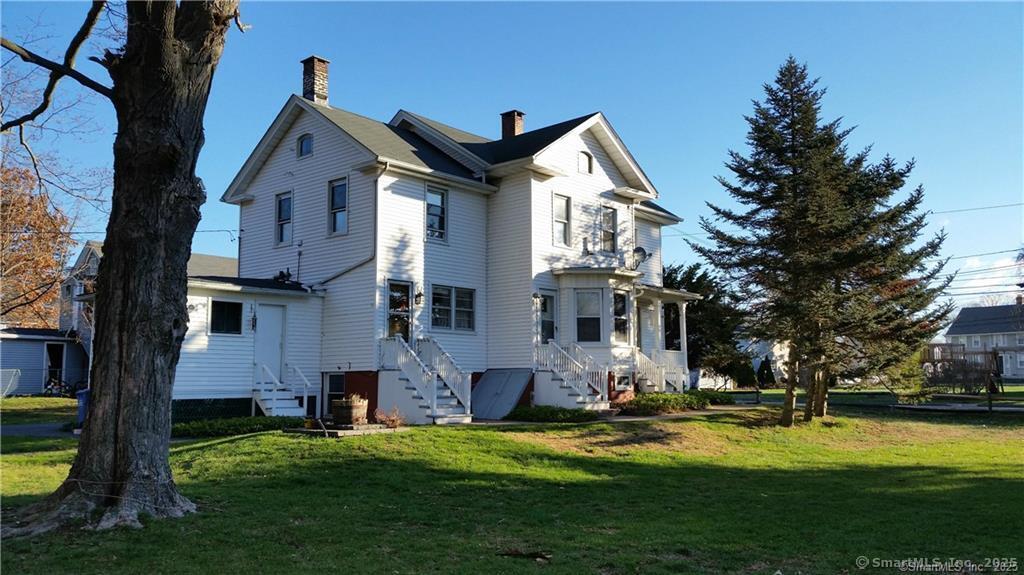 Rental Property at Chapel Street, Wallingford, Connecticut - Bedrooms: 2 
Bathrooms: 1 
Rooms: 5  - $1,700 MO.