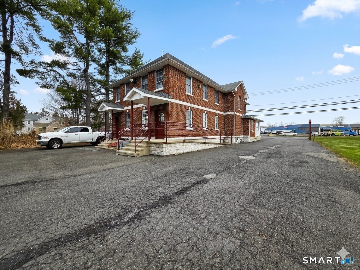 737 Newfield Street