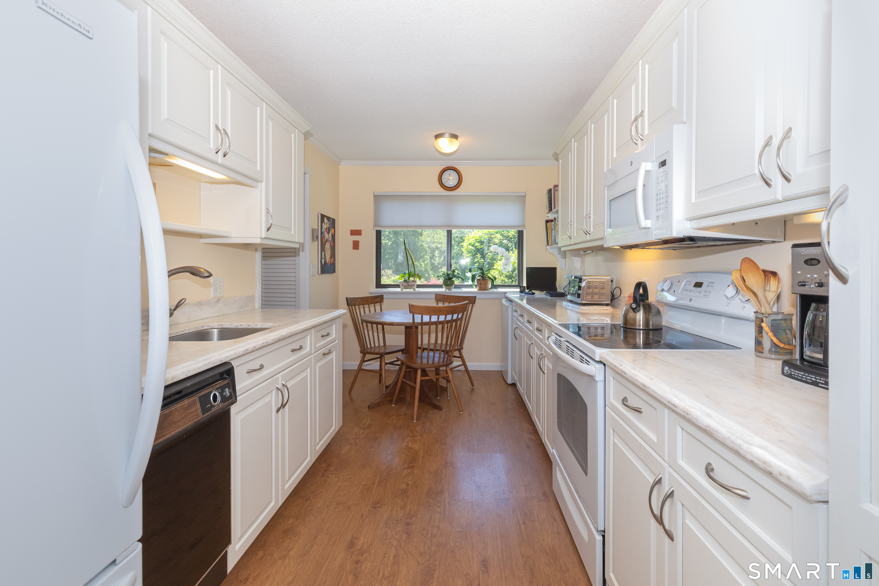 912 Heritage Village B