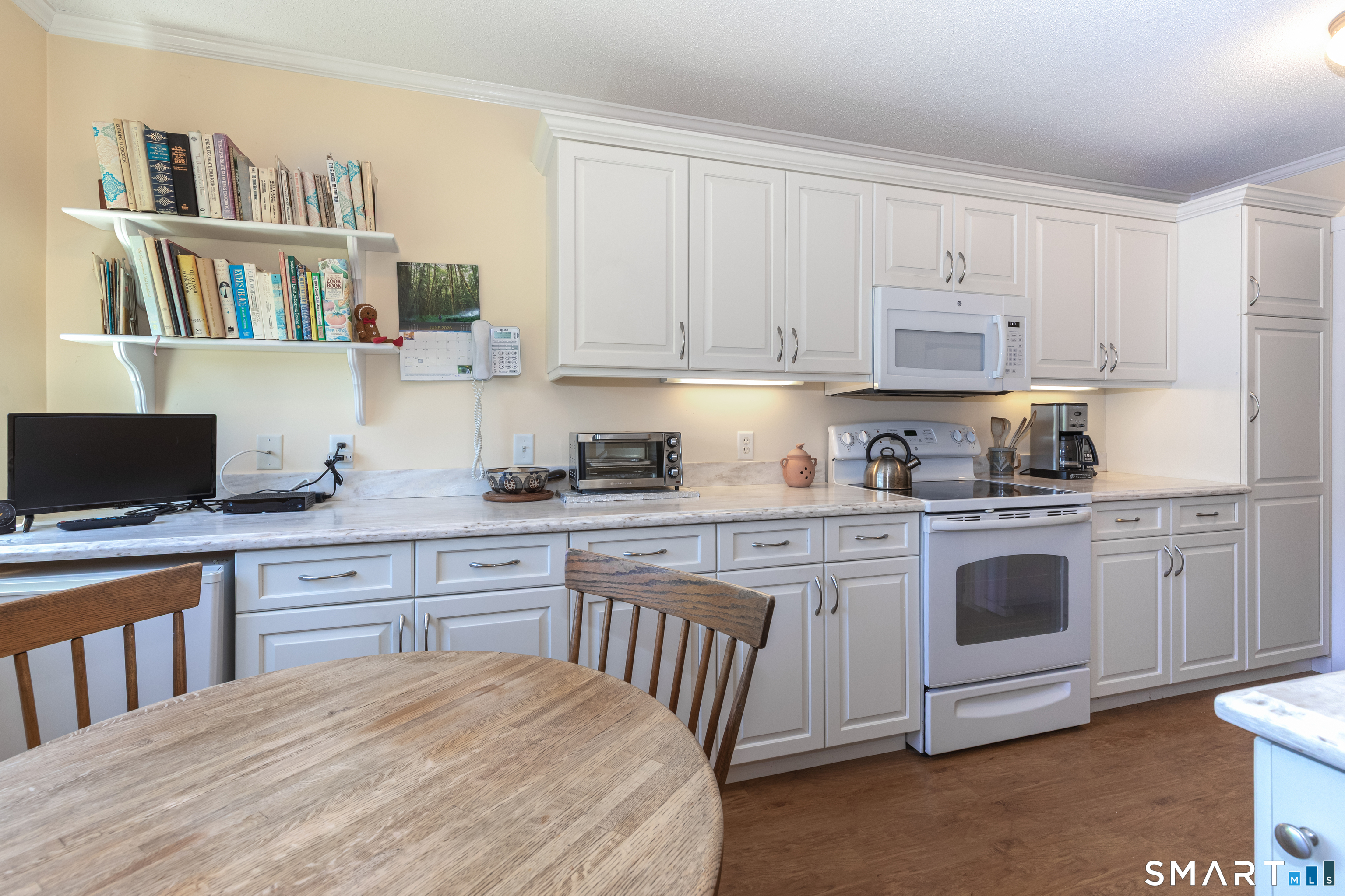 912 Heritage Village B