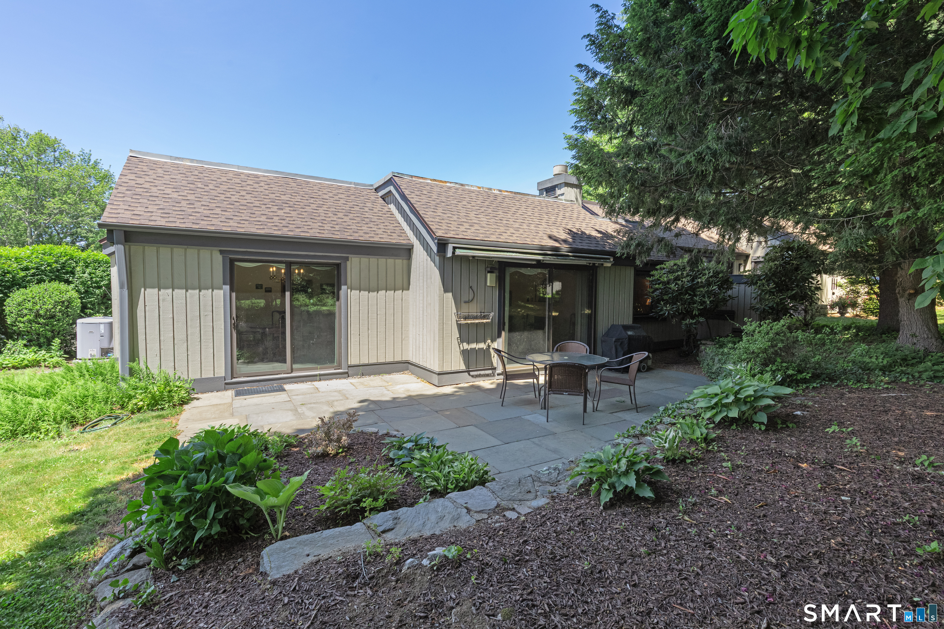 912 Heritage Village B