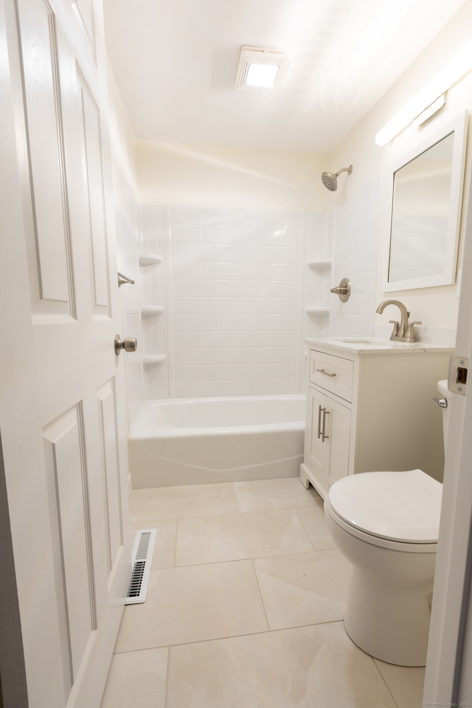 38 Dinwoodie Drive, North Branford, Connecticut image 16