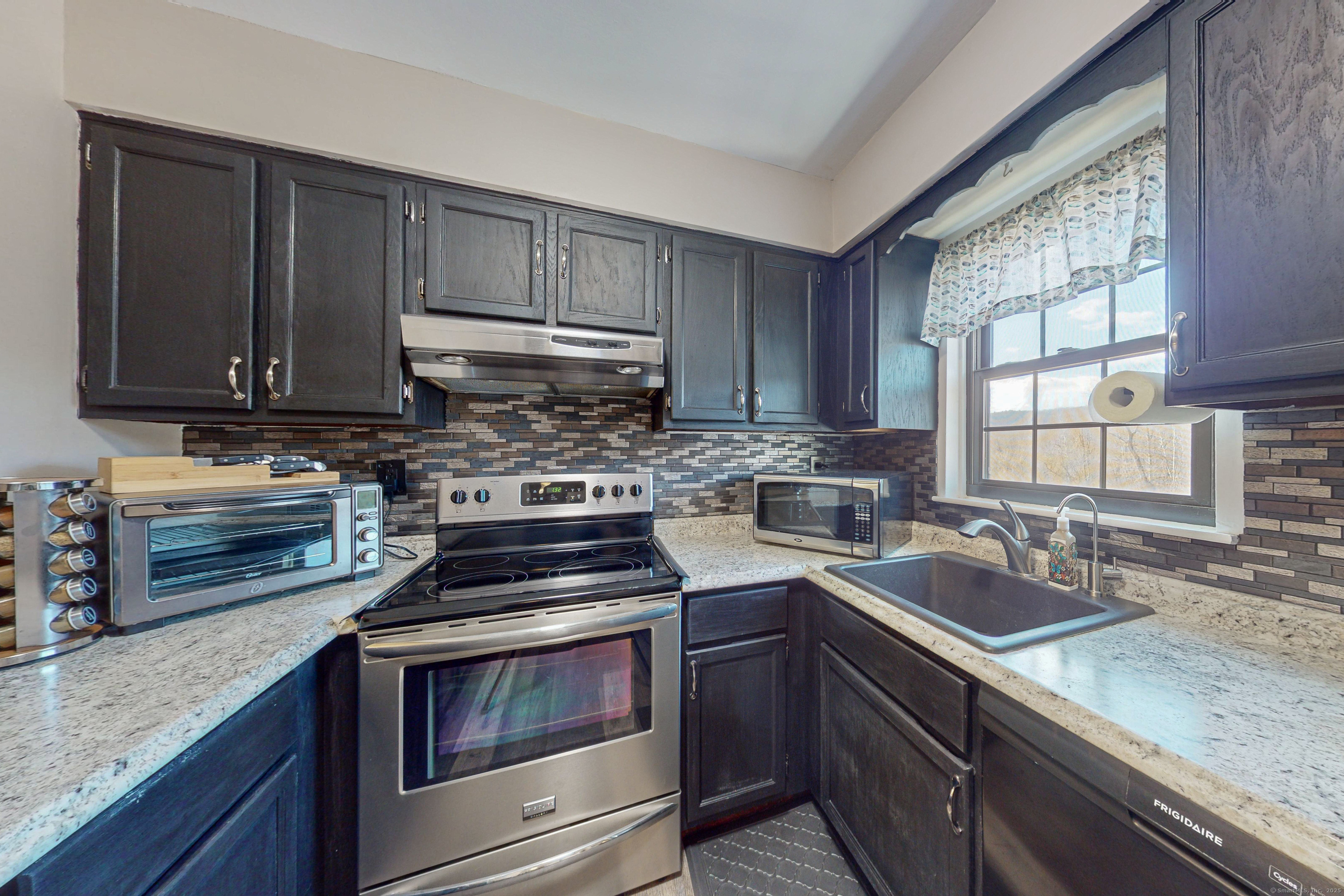 81 Aspetuck Village #81, New Milford, Connecticut image 17