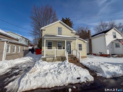 Homes For Sale - 6 Hillside Court<br/> Middletown, CT 06457