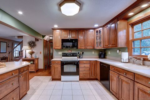 Tiny photo for 4 Blueberry Place, Cheshire, CT 06410 (MLS # 24134461)