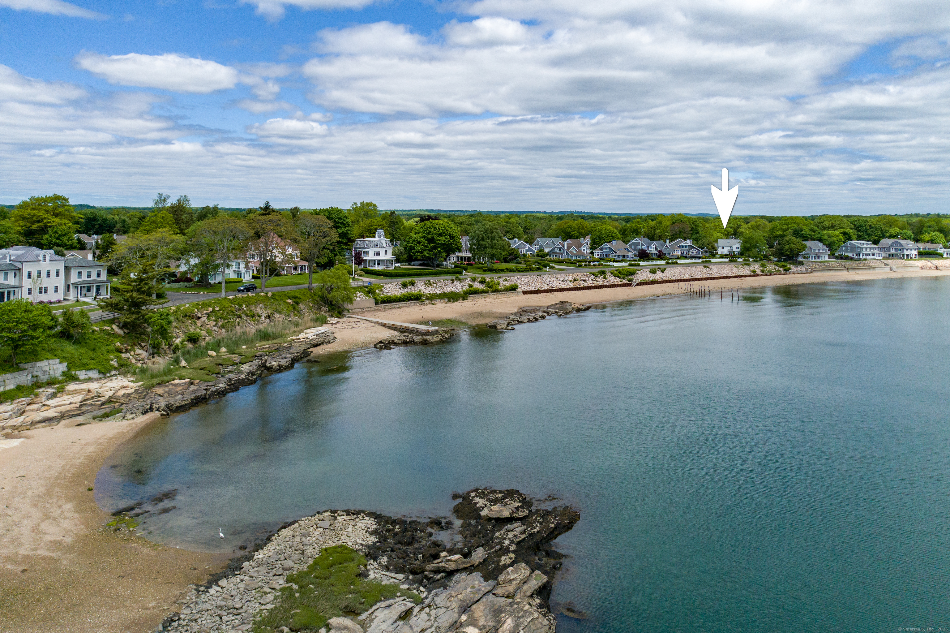 Property for Sale at Linden Avenue, Branford, Connecticut - Bedrooms: 5 
Bathrooms: 4 
Rooms: 11  - $1,995,000