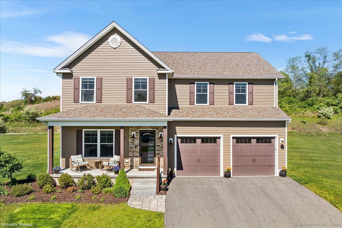 Sea View Terrace, Waterford, Connecticut - 4 Bedrooms  
3 Bathrooms  
8 Rooms - 