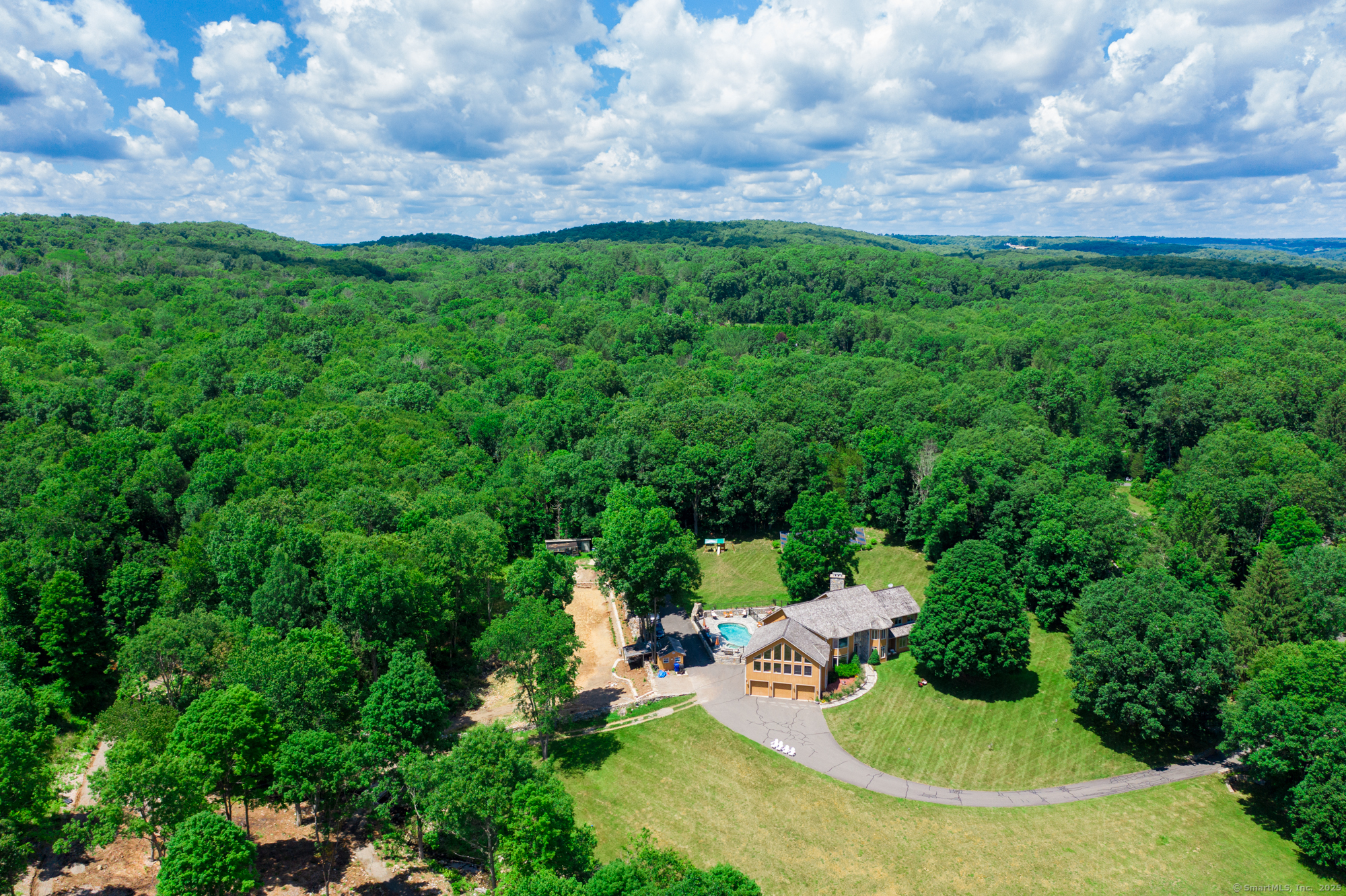 39 Quanopaug Trail, Woodbury, Connecticut image 4