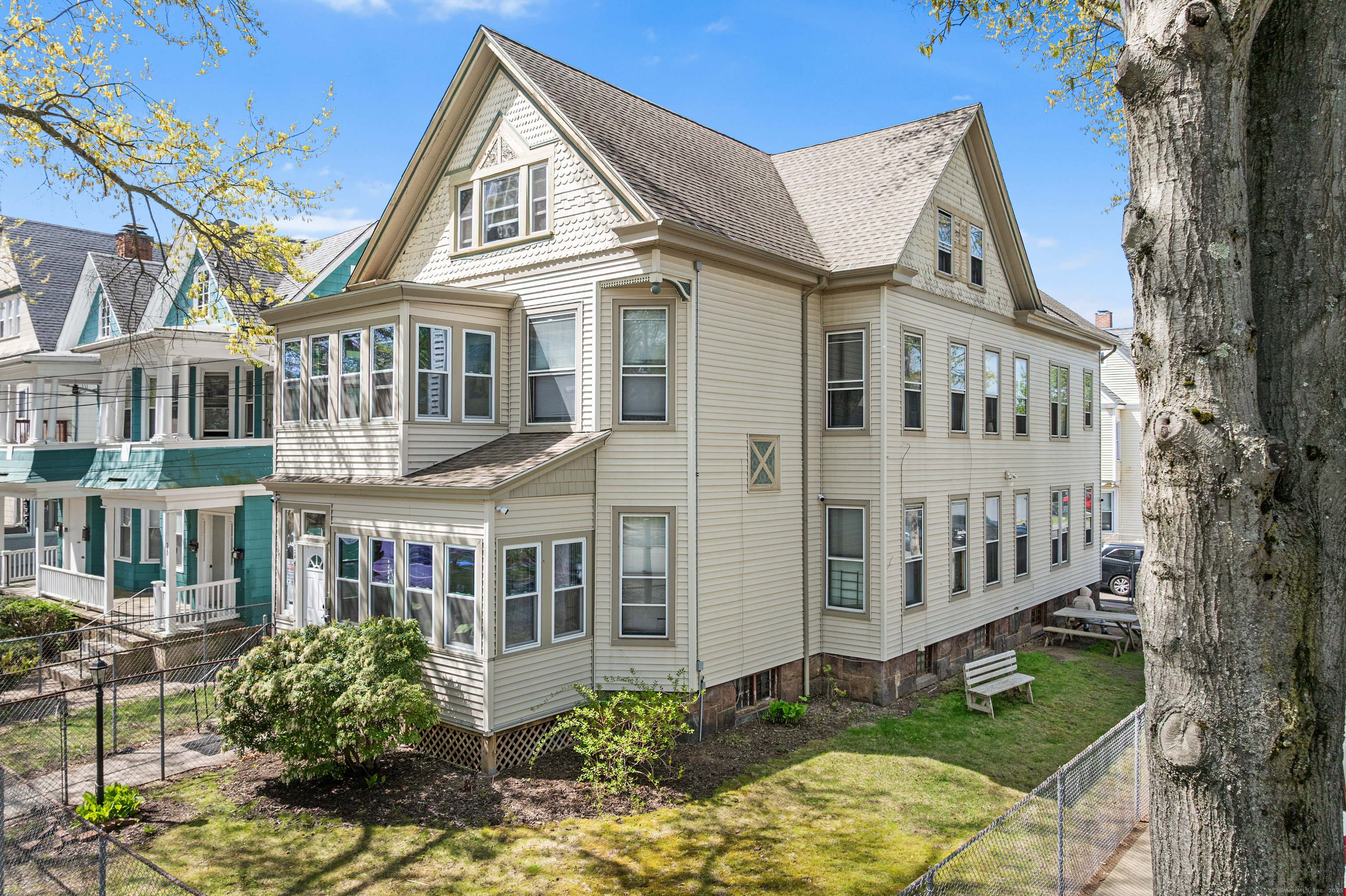 322 Howard Avenue