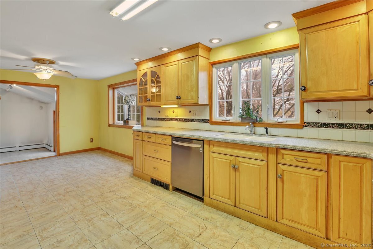 10 Lehigh Drive, East Hartford, Connecticut image 10