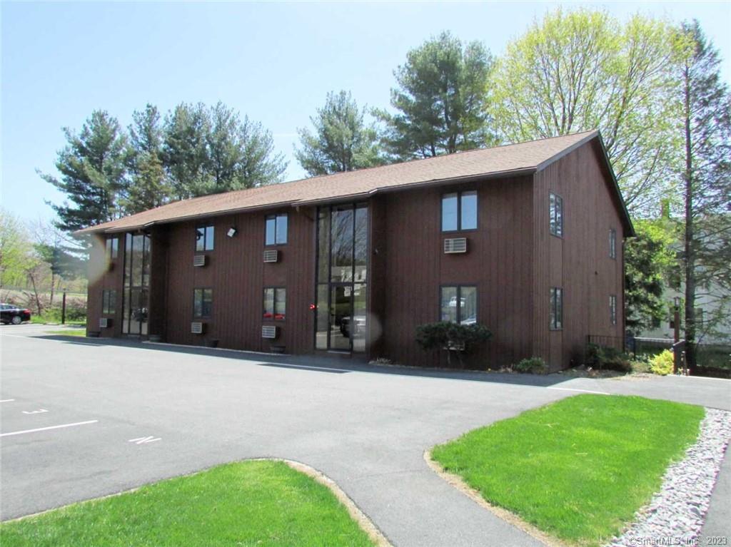 Rental Property at Kinney Street 1C, Torrington, Connecticut - Bedrooms: 1 
Bathrooms: 1 
Rooms: 4  - $1,200 MO.