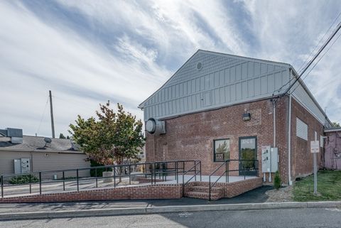 1042B Main Street Newington CT 06111