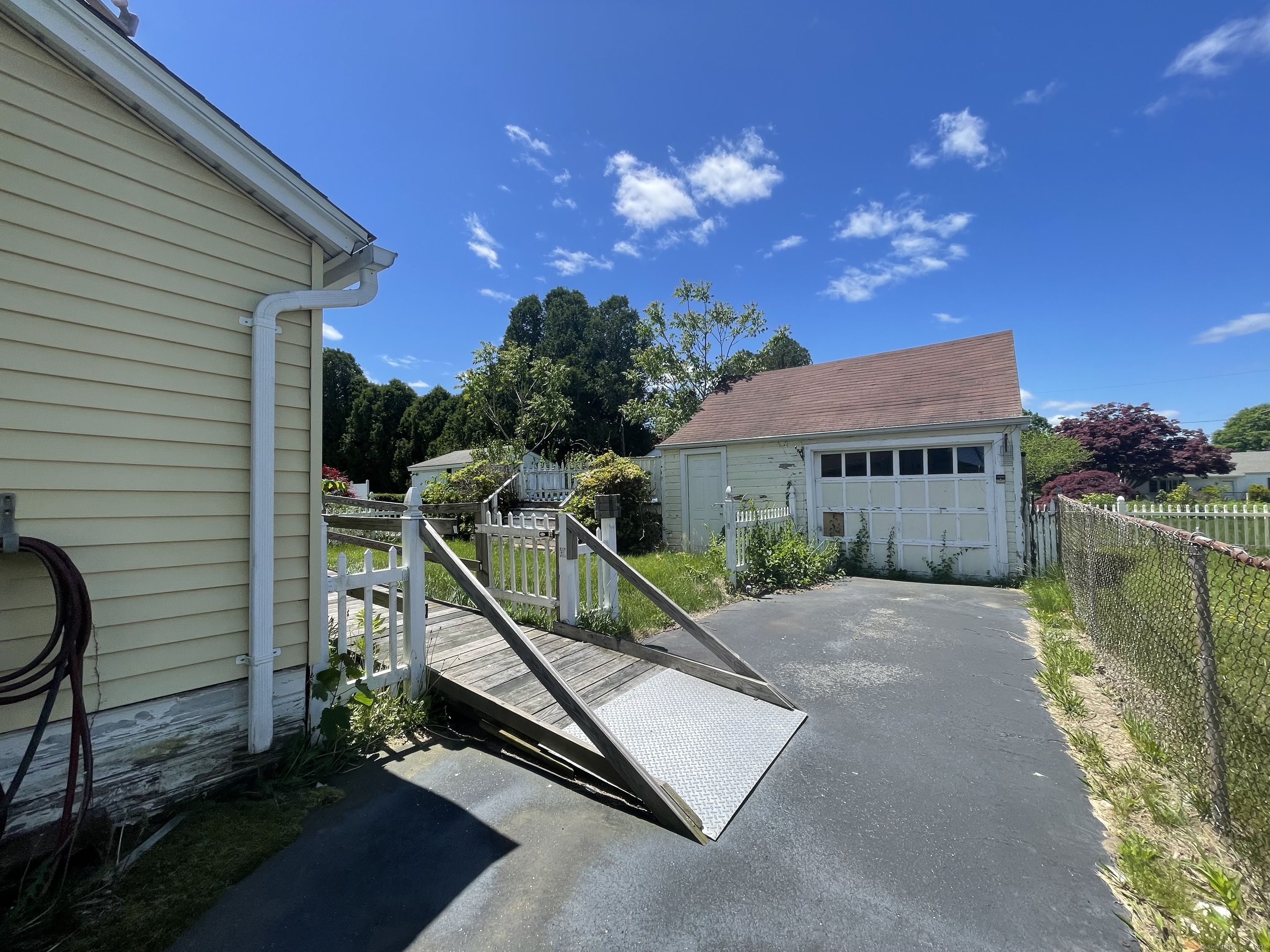 16 Clifton Street, Waterford, Connecticut image 17