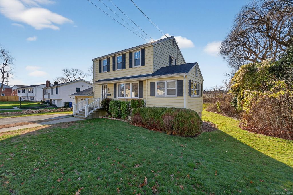 Photo of 59 Godfrey Street, Groton, CT 06340 (MLS # 24142750)