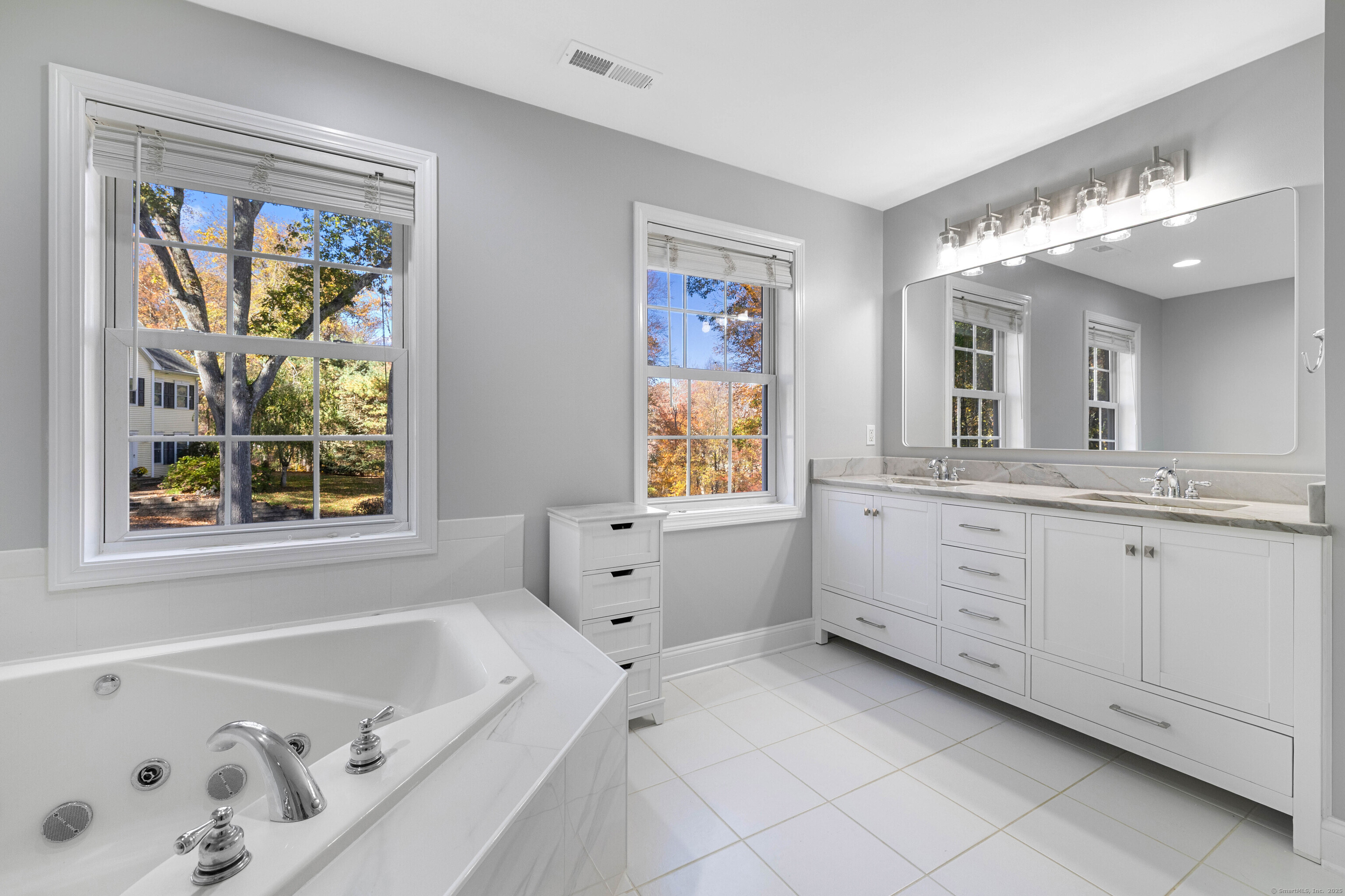 Old Saybrook, Connecticut 06475, United States, 4 Bedrooms Bedrooms, ,3 BathroomsBathrooms,Residential,Pending,235302