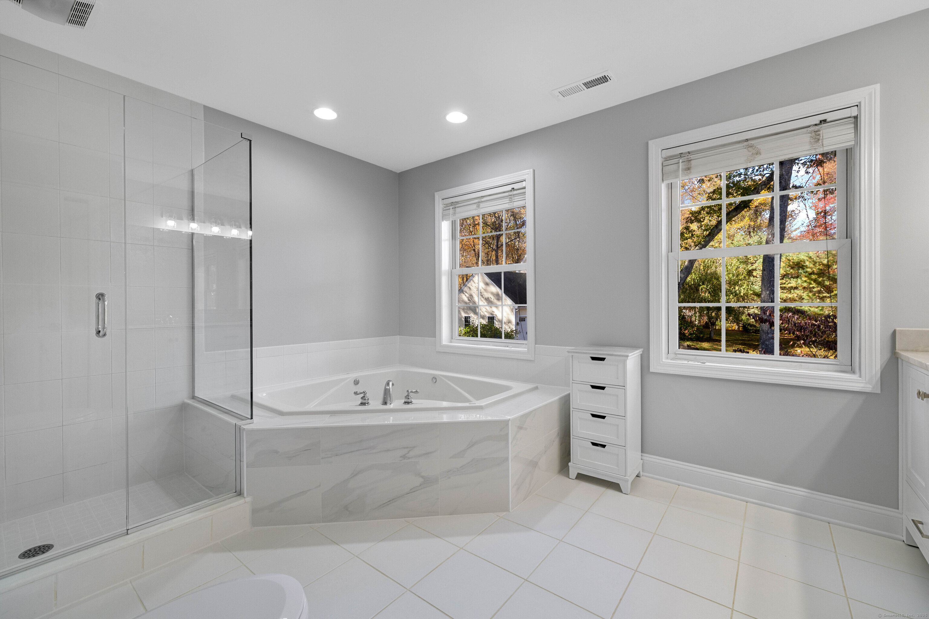 Old Saybrook, Connecticut 06475, United States, 4 Bedrooms Bedrooms, ,3 BathroomsBathrooms,Residential,Pending,235302