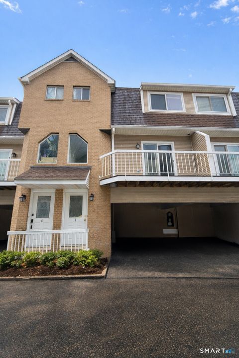 Condo For Sale - 1900 Summer Street #7<br/> Stamford, CT 06905