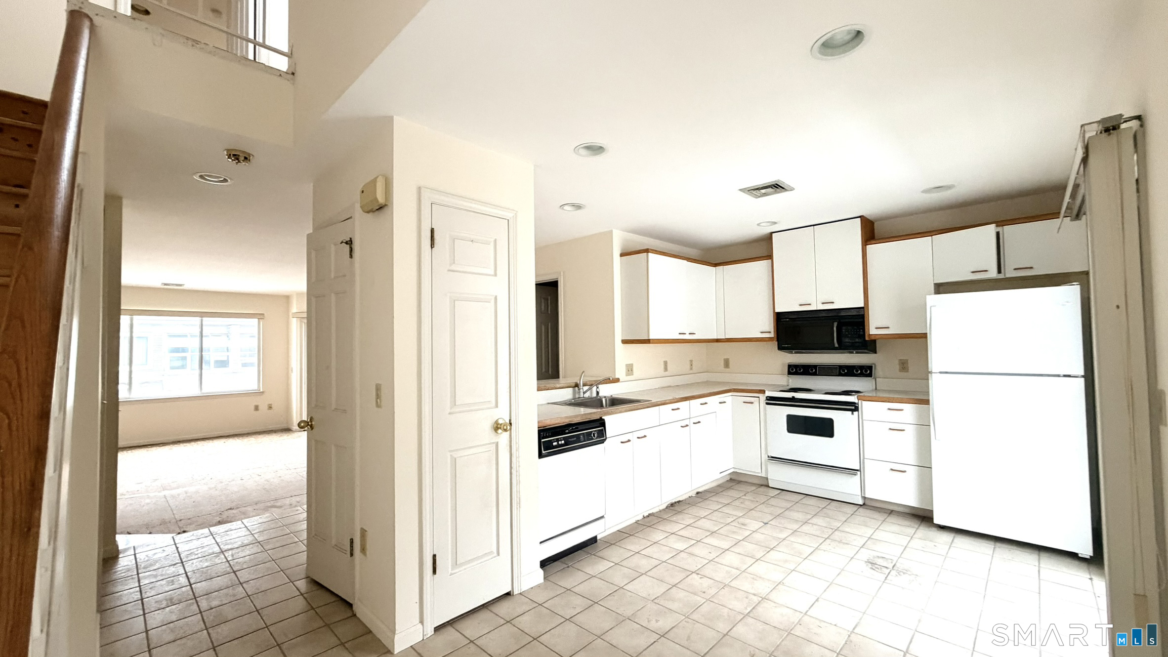 1900 Summer Street 7