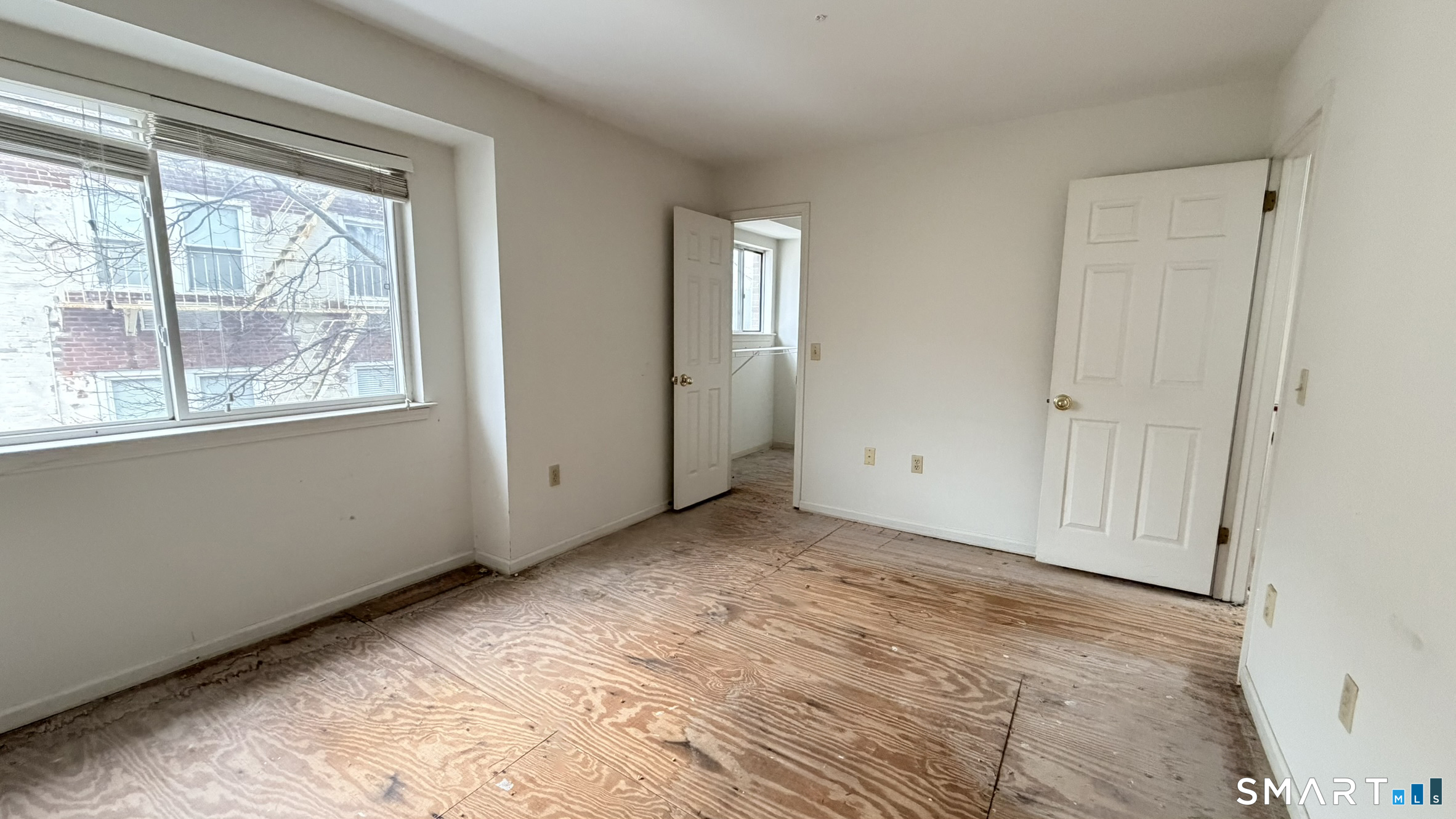 1900 Summer Street 7