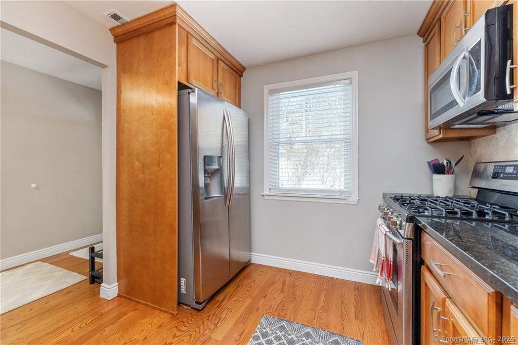 New Britain, Connecticut 06053, United States, 3 Bedrooms Bedrooms, ,3 BathroomsBathrooms,Residential,Pending,222549