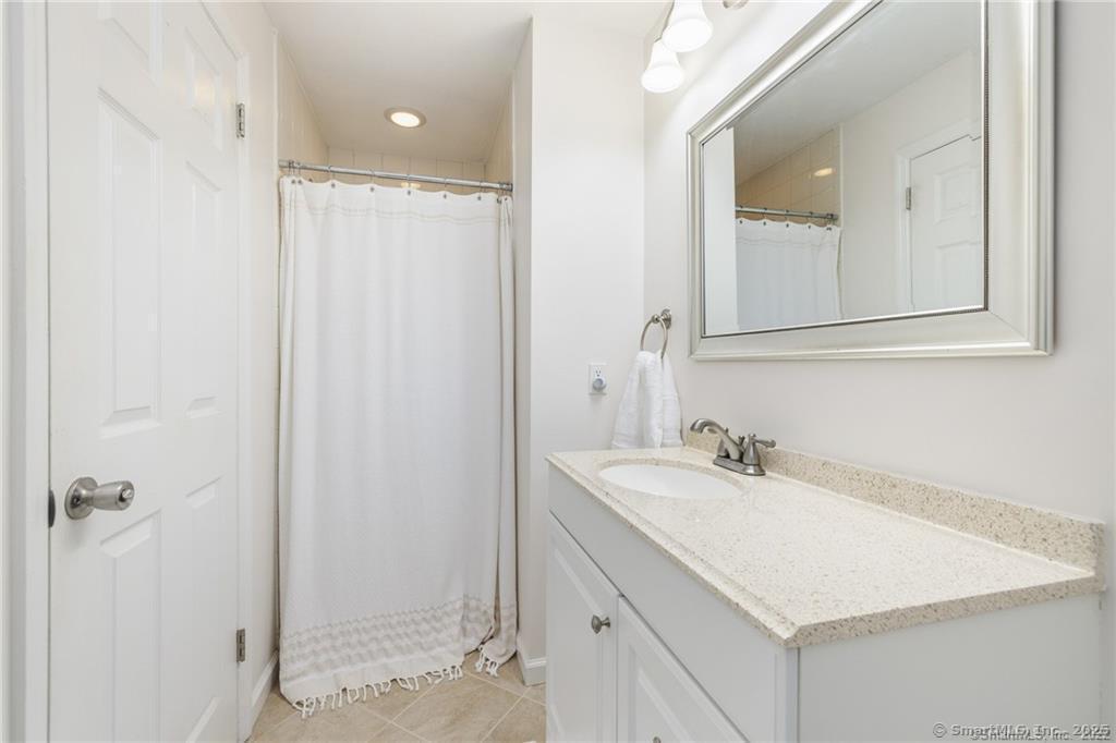 New Britain, Connecticut 06053, United States, 3 Bedrooms Bedrooms, ,3 BathroomsBathrooms,Residential,Pending,222549