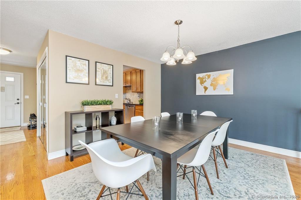 New Britain, Connecticut 06053, United States, 3 Bedrooms Bedrooms, ,3 BathroomsBathrooms,Residential,Pending,222549