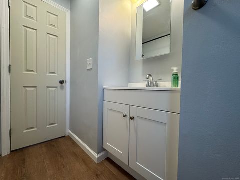 Tiny photo for 9 South Street #B, Cromwell, CT 06416 (MLS # 24142284)