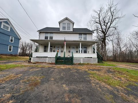 Photo of 9 South Street #B, Cromwell, CT 06416 (MLS # 24142284)