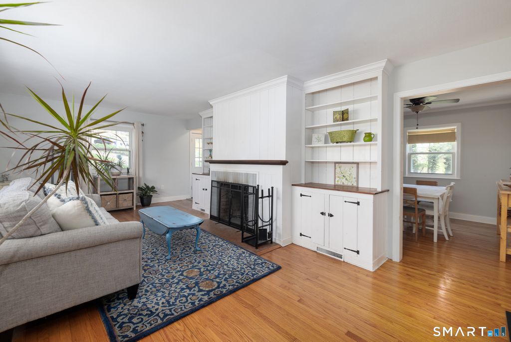 Photo of 16 Lakeview Avenue, North Branford, CT 06472 (MLS # 24168068)