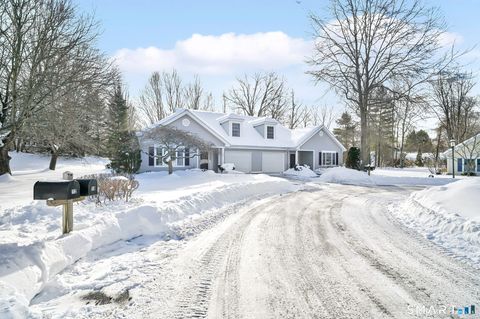 Tiny photo for 8 Eaton Circle #8, West Hartford, CT 06117 (MLS # 24151373)