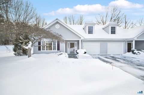 Photo of 8 Eaton Circle #8, West Hartford, CT 06117 (MLS # 24151373)